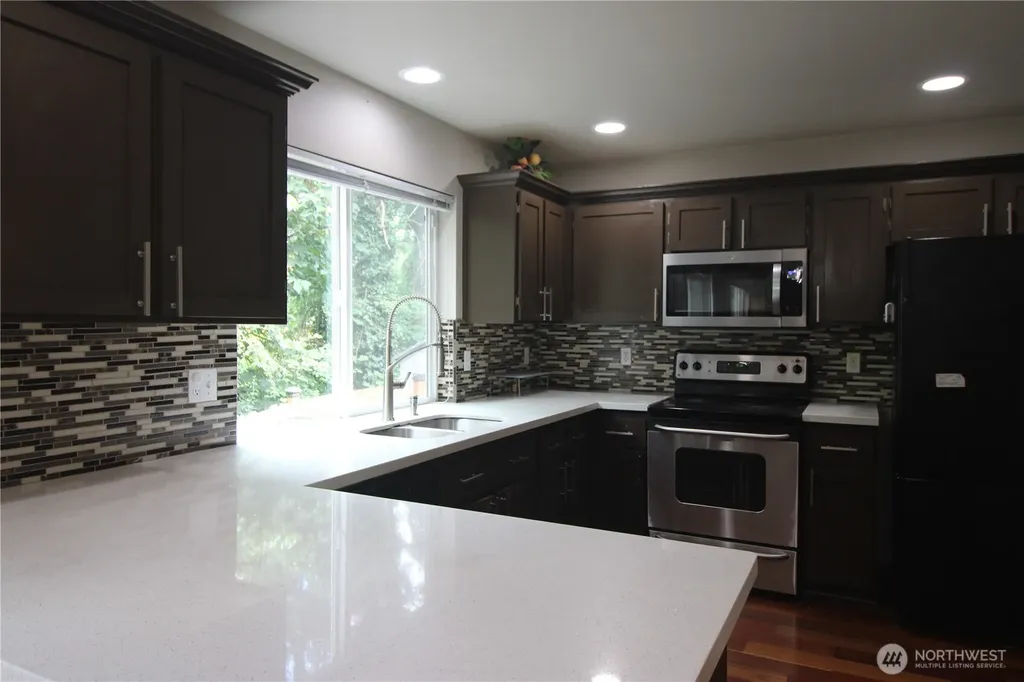2013 103 Street E Tacoma WA 98445