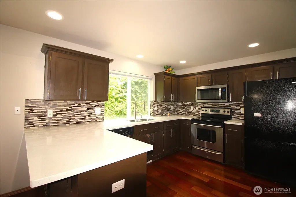 2013 103 Street E Tacoma WA 98445