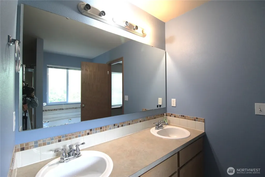 2013 103 Street E Tacoma WA 98445