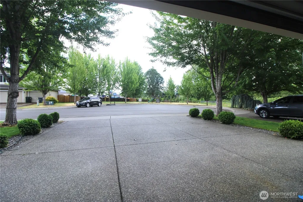 2013 103 Street E Tacoma WA 98445
