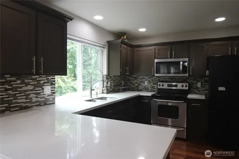 2013 103 Street E Tacoma WA 98445