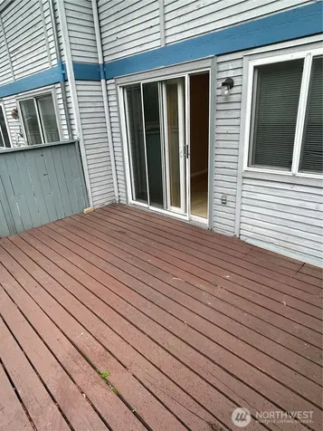 2305 S Pinebrook Lane Des Moines WA 98198