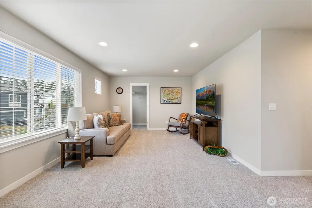 501 SW Fairway Drive Oak Harbor WA 98277