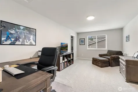 501 SW Fairway Drive Oak Harbor WA 98277