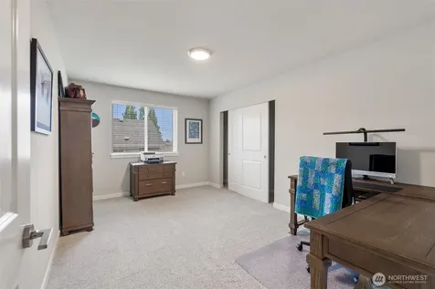 501 SW Fairway Drive Oak Harbor WA 98277