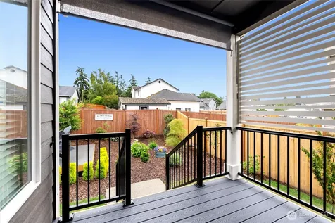 501 SW Fairway Drive Oak Harbor WA 98277