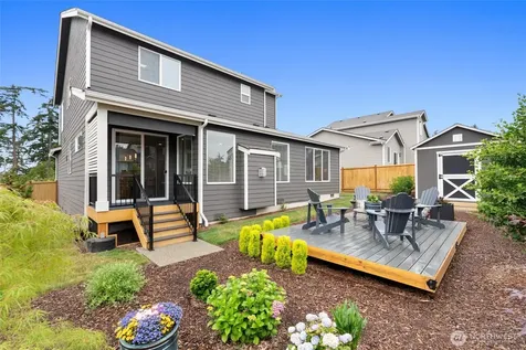 501 SW Fairway Drive Oak Harbor WA 98277