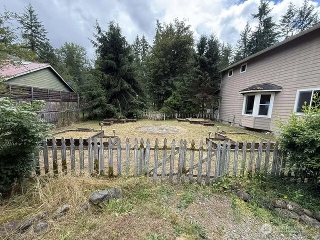 11315 384th Street E Eatonville WA 98328
