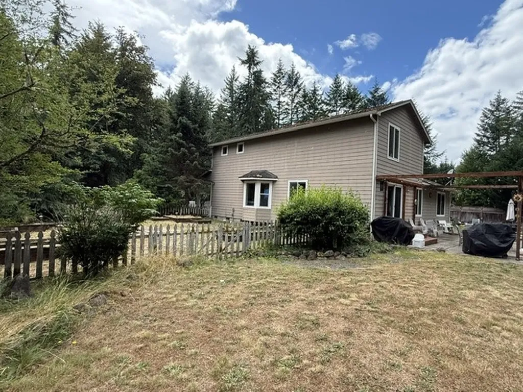 11315 384th Street E Eatonville WA 98328