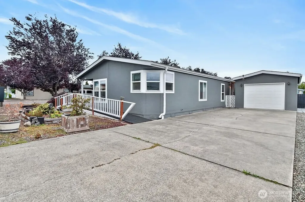 540 N 7th Avenue Sequim WA 98382