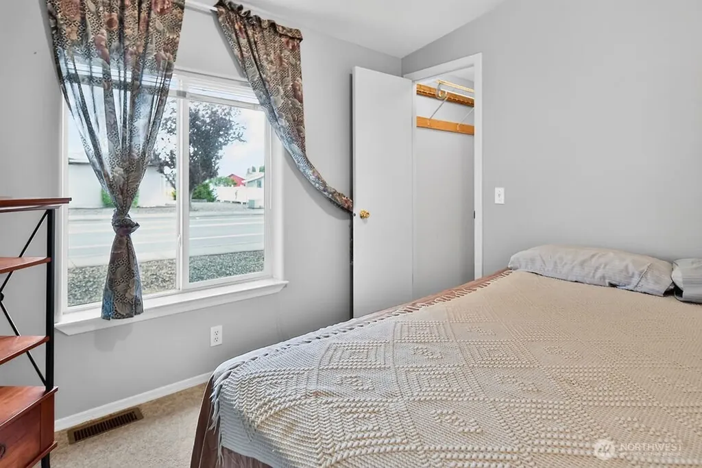 540 N 7th Avenue Sequim WA 98382
