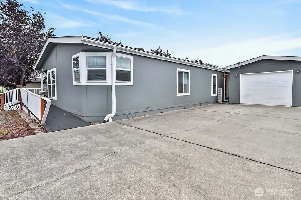 540 N 7th Avenue Sequim WA 98382