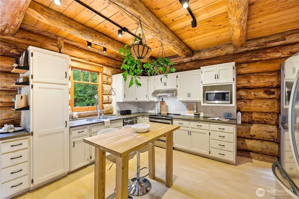 5931 290th Avenue SE Issaquah WA 98027