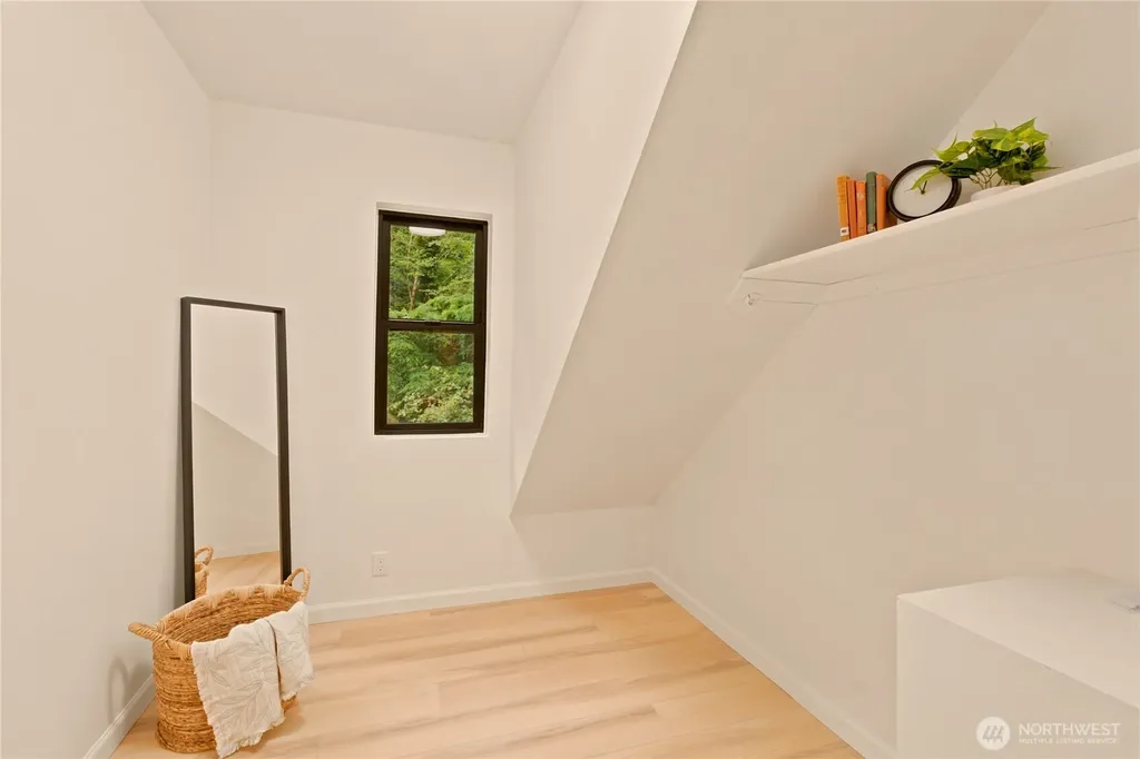 14151 Komedal Road NE Bainbridge Island WA 98110