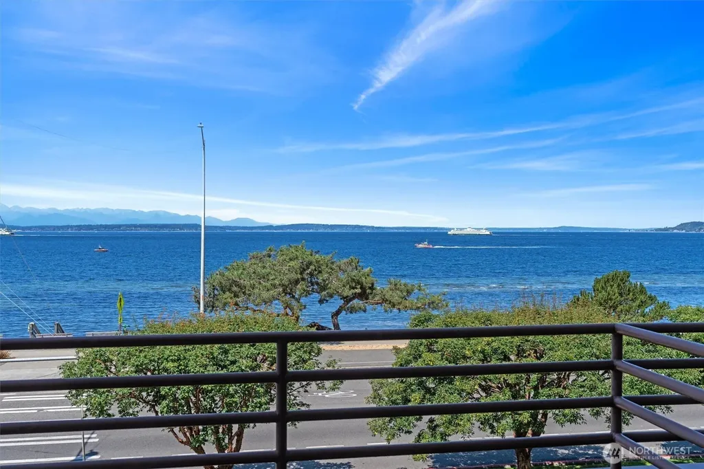 1564 Alki Avenue SW Seattle WA 98116