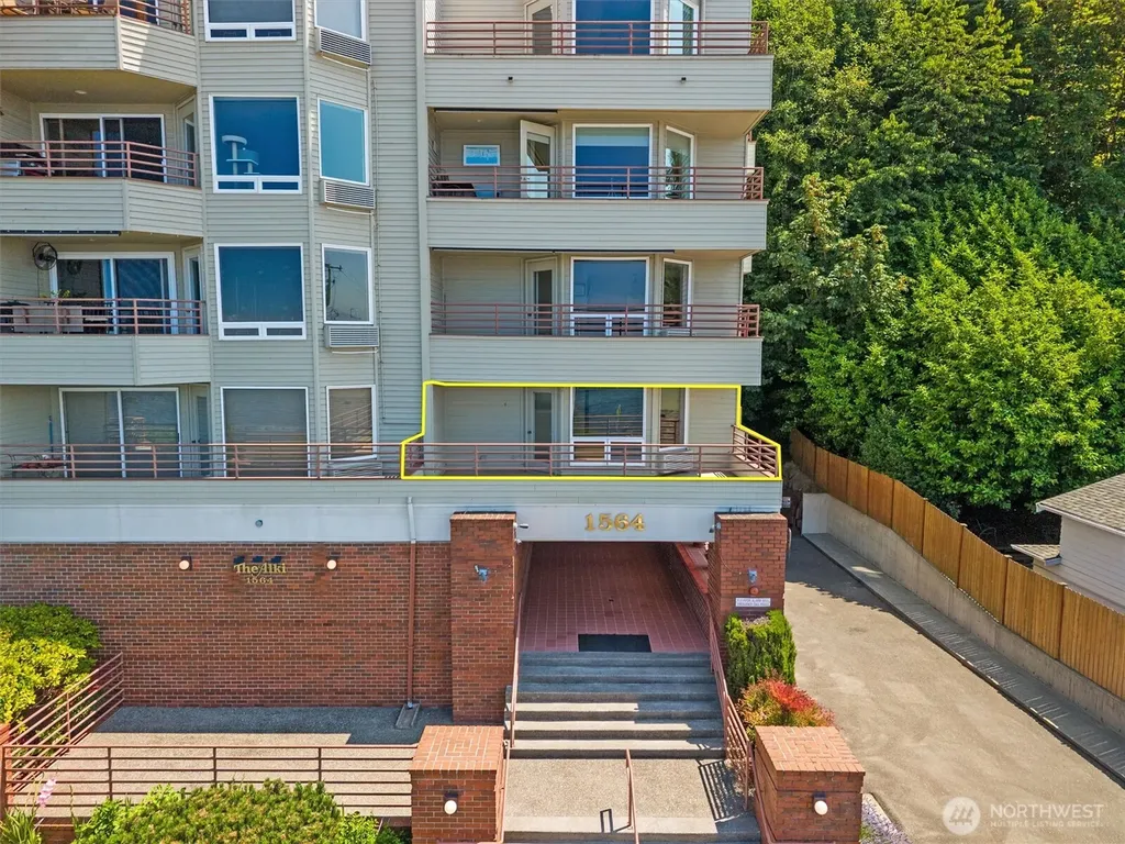 1564 Alki Avenue SW Seattle WA 98116