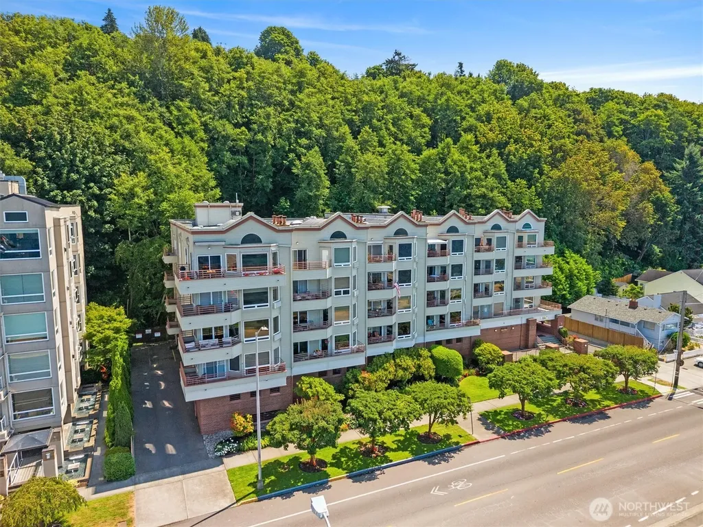 1564 Alki Avenue SW Seattle WA 98116