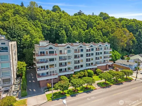 1564 Alki Avenue SW Seattle WA 98116