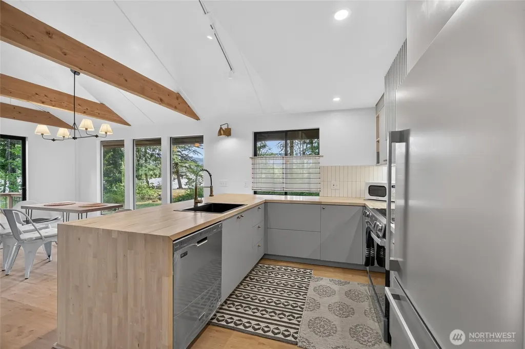 163 Tatoosh View Drive Packwood WA 98361