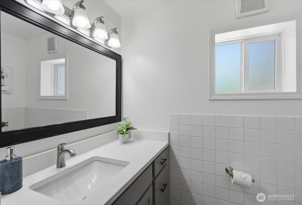 11515 26th Avenue SW Seattle WA 98146