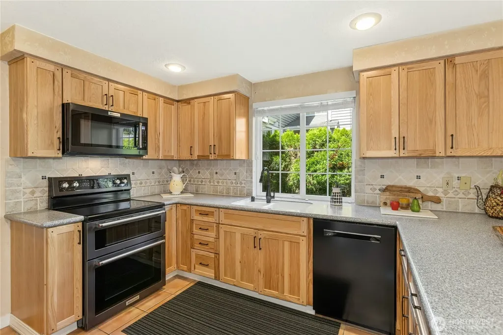 24311 SE 41st Place Sammamish WA 98029