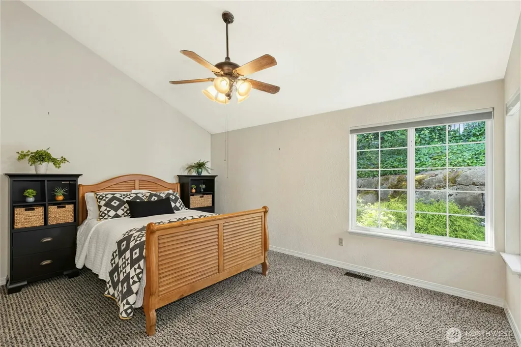 24311 SE 41st Place Sammamish WA 98029