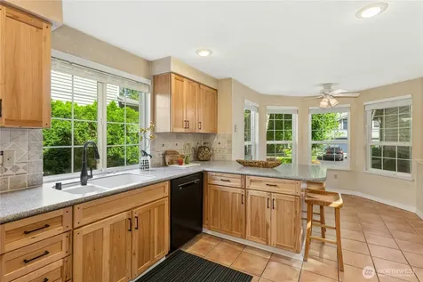 24311 SE 41st Place Sammamish WA 98029