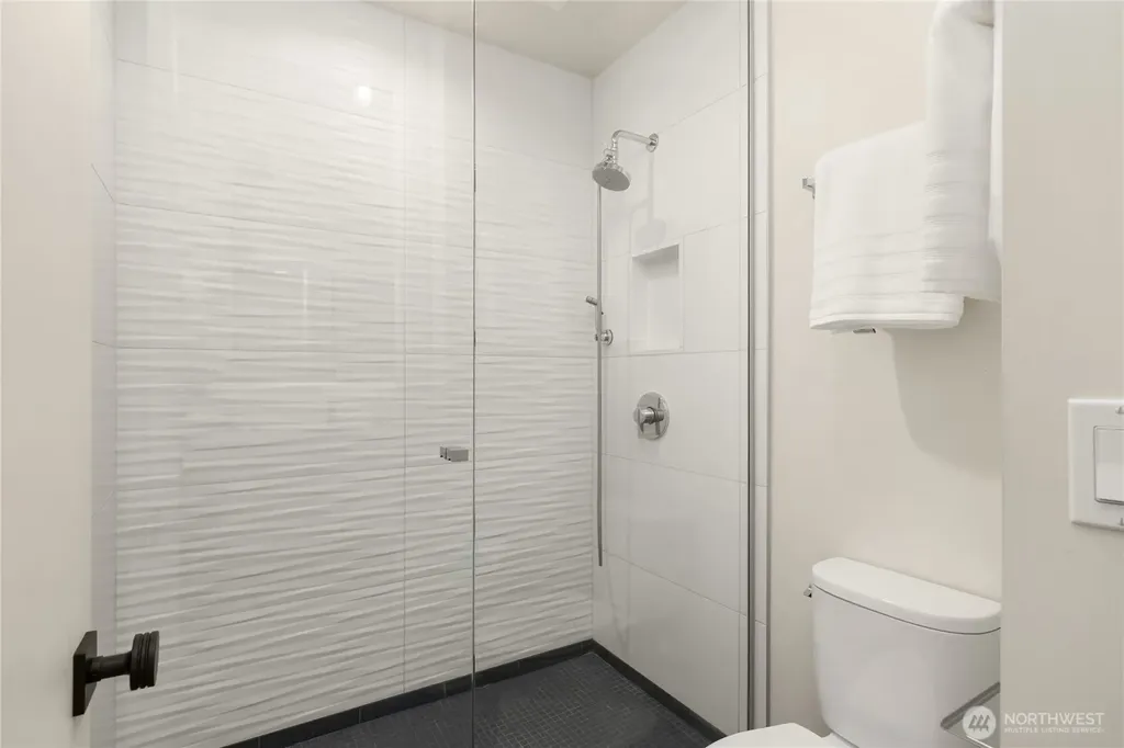 4670 Flying Goat Avenue NE Bainbridge Island WA 98110