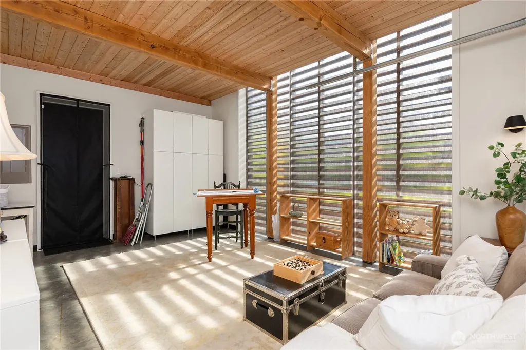 4670 Flying Goat Avenue NE Bainbridge Island WA 98110