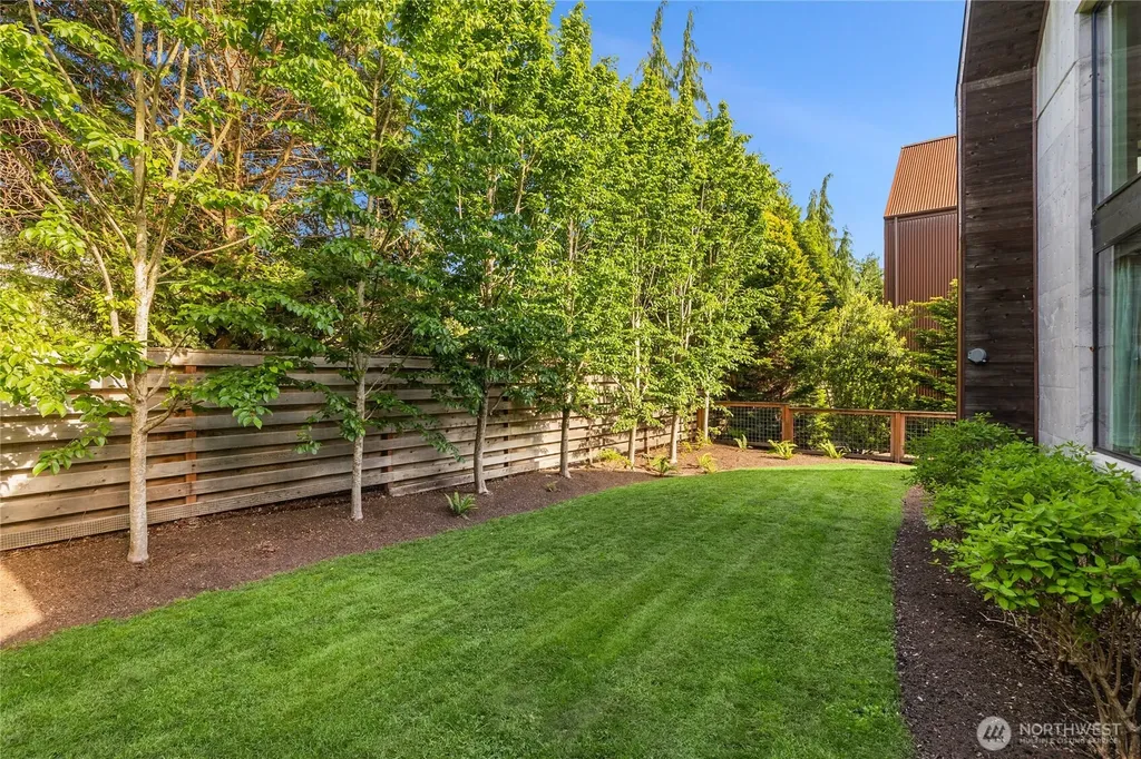 4670 Flying Goat Avenue NE Bainbridge Island WA 98110