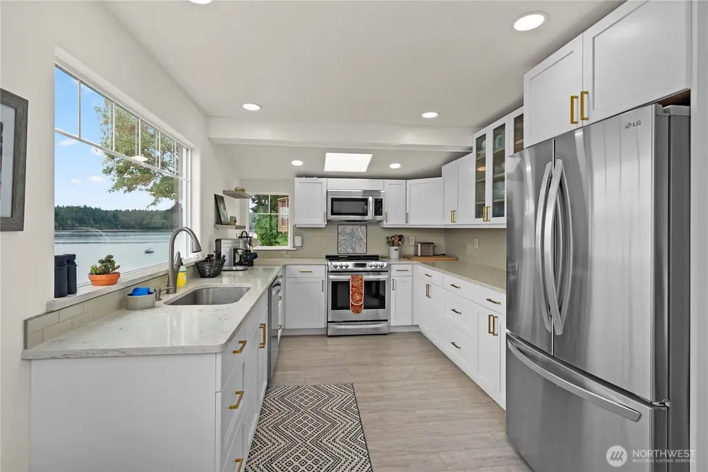 4815 Sunrise Beach Road NW Olympia WA 98502