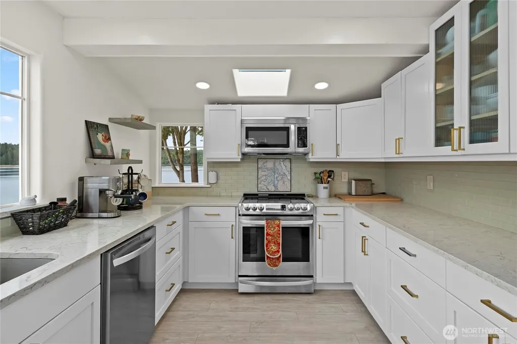 4815 Sunrise Beach Road NW Olympia WA 98502