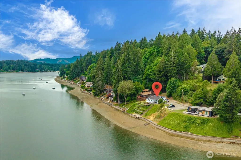4815 Sunrise Beach Road NW Olympia WA 98502