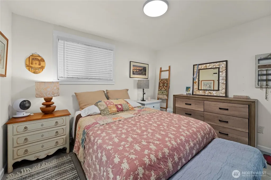 4815 Sunrise Beach Road NW Olympia WA 98502