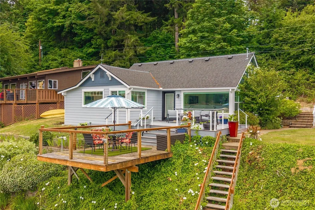 4815 Sunrise Beach Road NW Olympia WA 98502