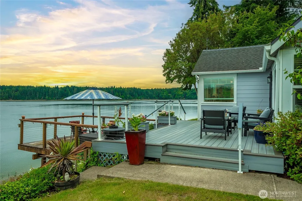 4815 Sunrise Beach Road NW Olympia WA 98502