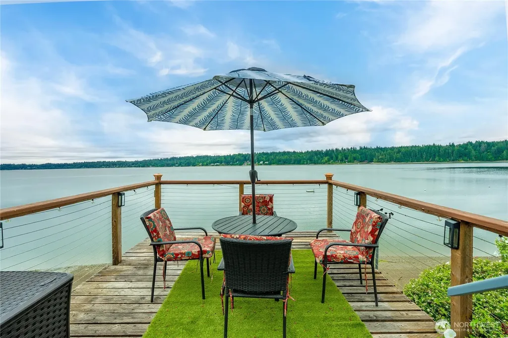 4815 Sunrise Beach Road NW Olympia WA 98502