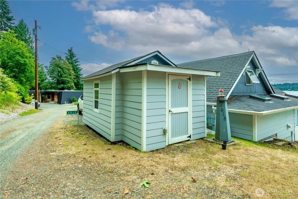 4815 Sunrise Beach Road NW Olympia WA 98502
