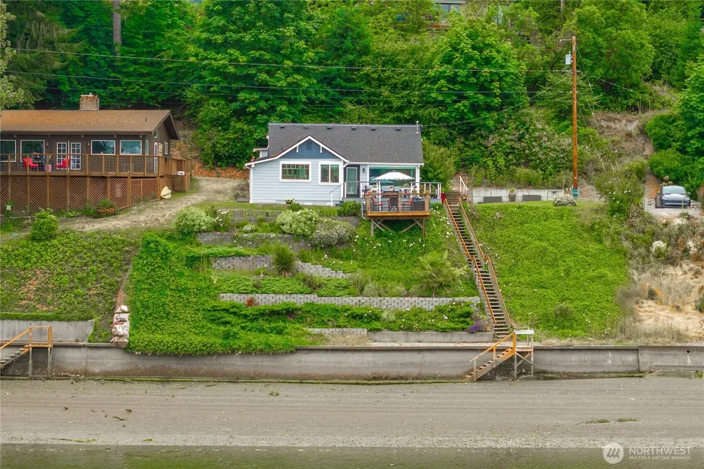 4815 Sunrise Beach Road NW Olympia WA 98502