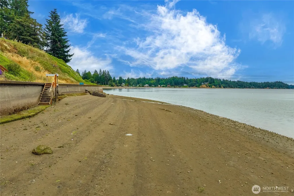 4815 Sunrise Beach Road NW Olympia WA 98502