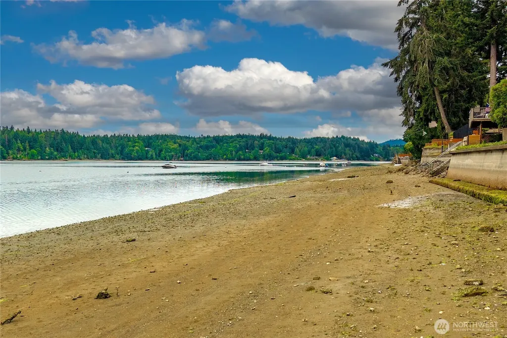 4815 Sunrise Beach Road NW Olympia WA 98502