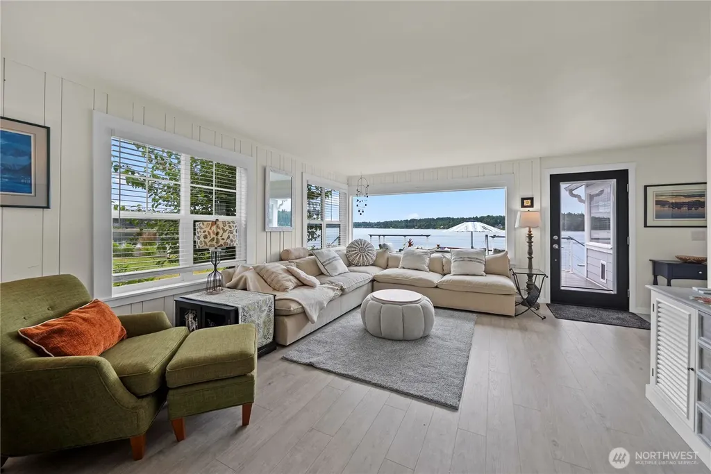 4815 Sunrise Beach Road NW Olympia WA 98502