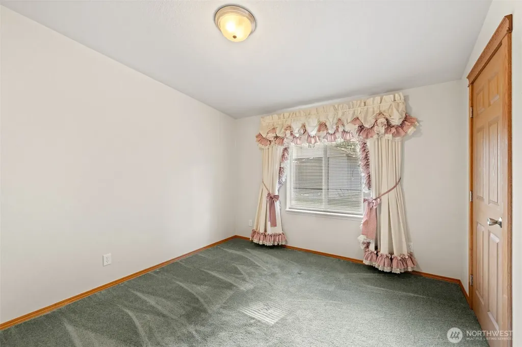 40 Marsden Road Port Angeles WA 98362