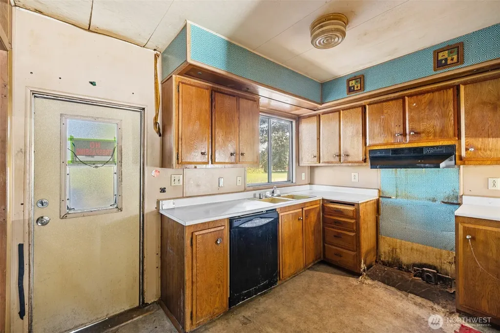 40 Marsden Road Port Angeles WA 98362