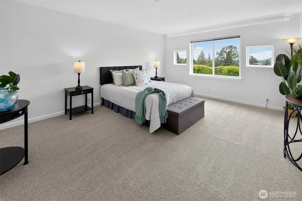 8033 118th Avenue NE Kirkland WA 98033