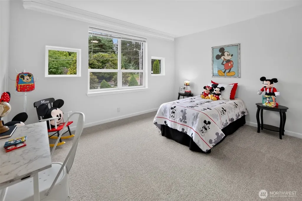 8033 118th Avenue NE Kirkland WA 98033