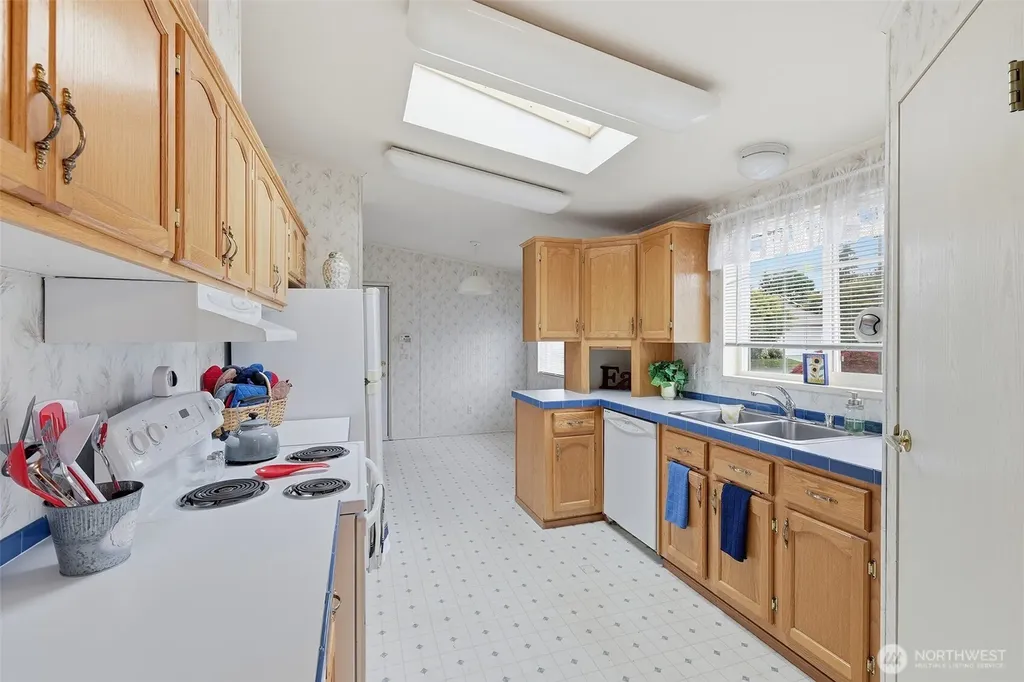 2611 S 288th Street Federal Way WA 98003