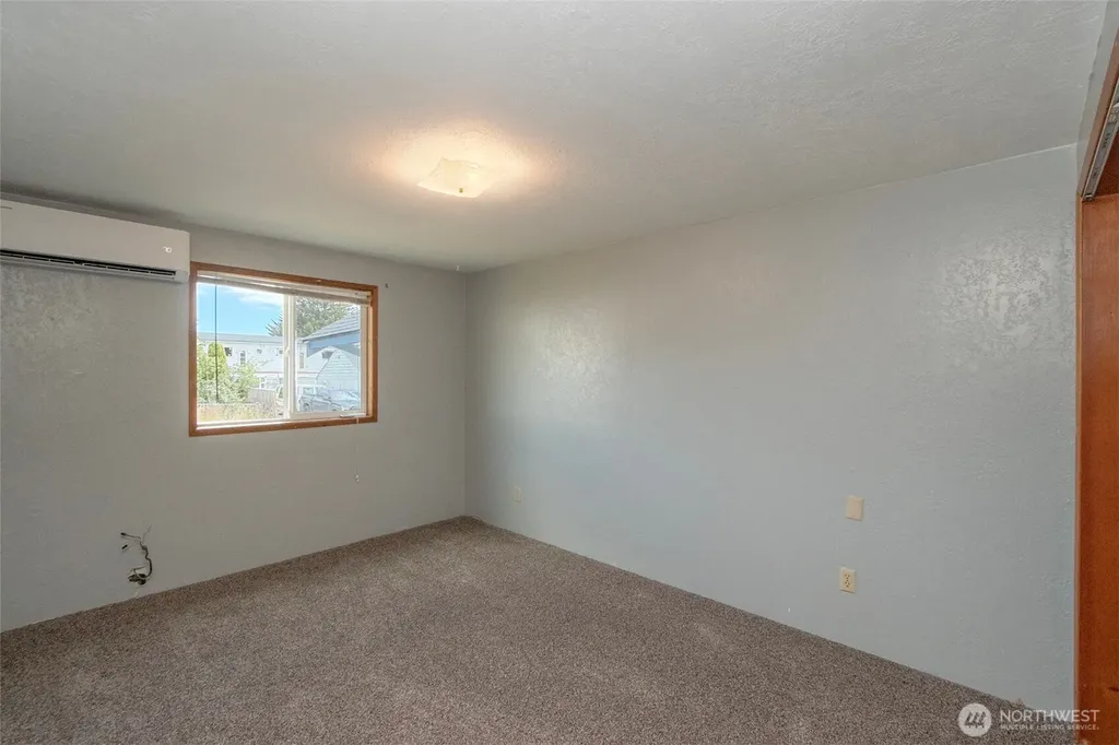 915 W 11th Street Port Angeles WA 98363