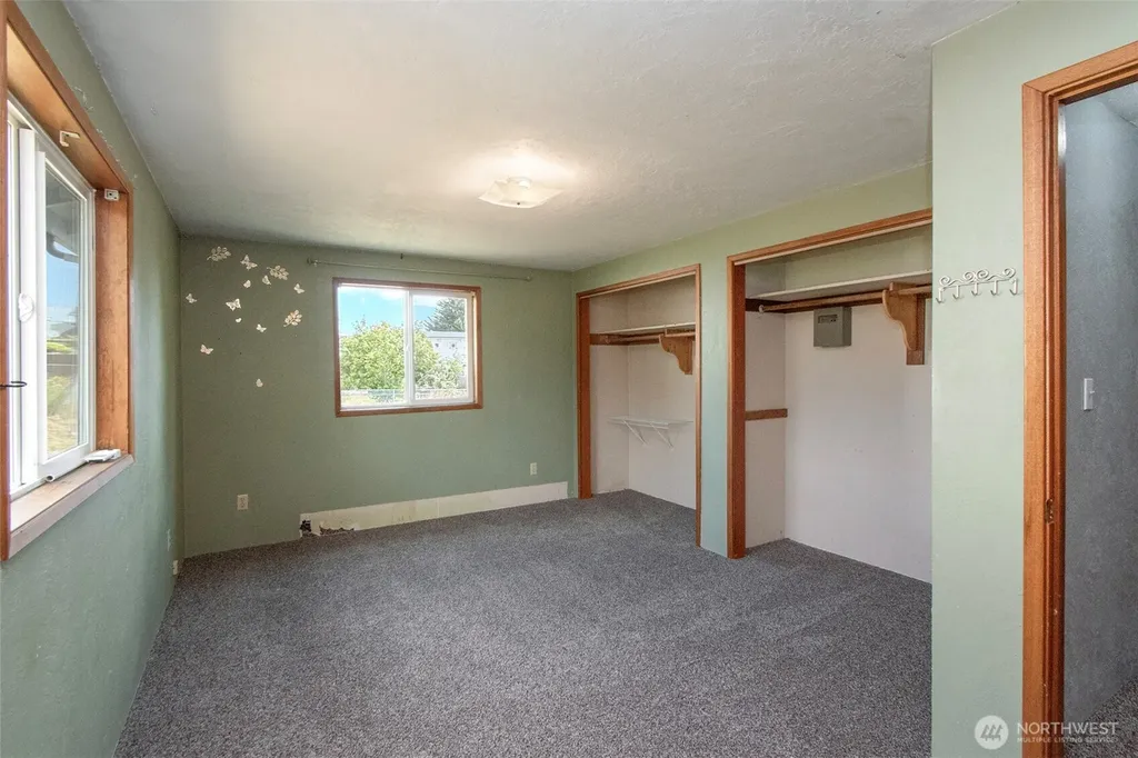 915 W 11th Street Port Angeles WA 98363