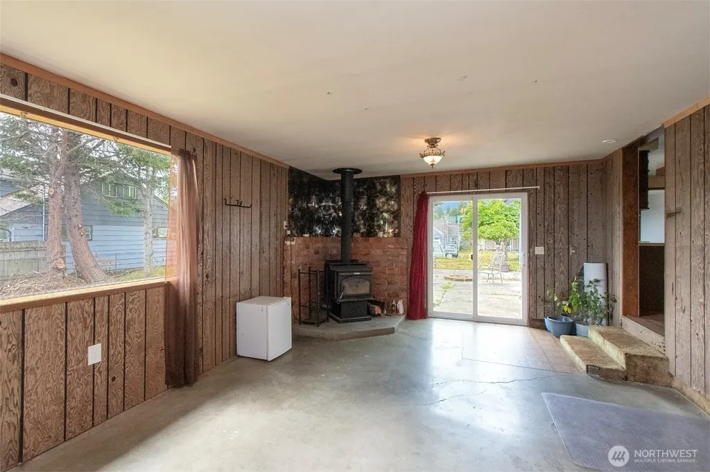 915 W 11th Street Port Angeles WA 98363